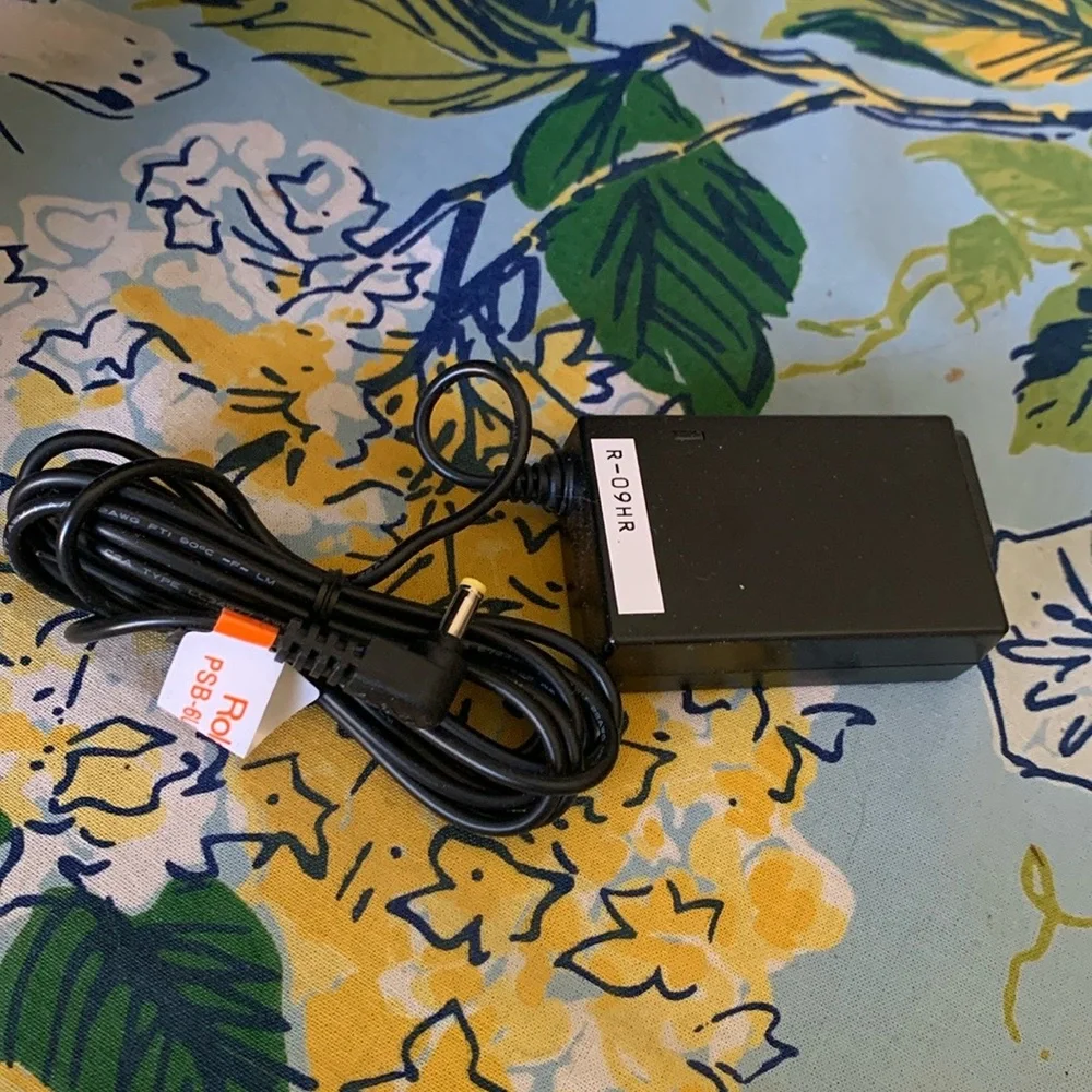 Edirol by Roland • R-09HR - Wave/MP3 Recorder, Version 2.0 (24bit 96kHz) - Picture 2 of 2